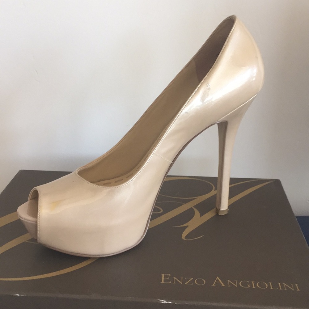 High heeled peek a boo toe platform pumps